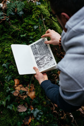 "Urwald von morgen #3"
Encre de Chine sur papier Moleskine
13 x 21 cm
2019 Urwald, Emmanuel Henninger, art