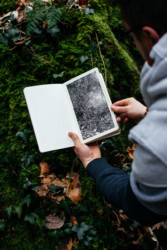 "Urwald von morgen #1"
Encre de Chine sur papier Moleskine
13 x 21 cm
2019 Emmanuel Henninger, Urwald, Kunstscheune, Freiburg,