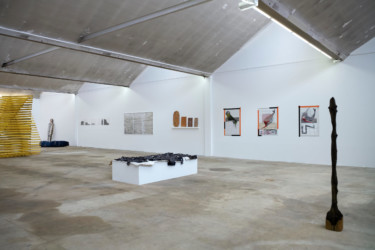 Exhibition view, FABRIKculture, “Point couru au lieu de travers”, Hégenheim, France, 2022 / Photo credit : W. Mes